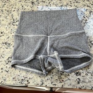 Lululemon boogie shorts houndstooth size 6